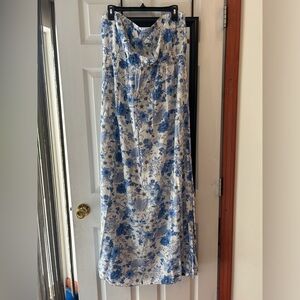 Old Navy Beautiful Blue and White Maxi Dress